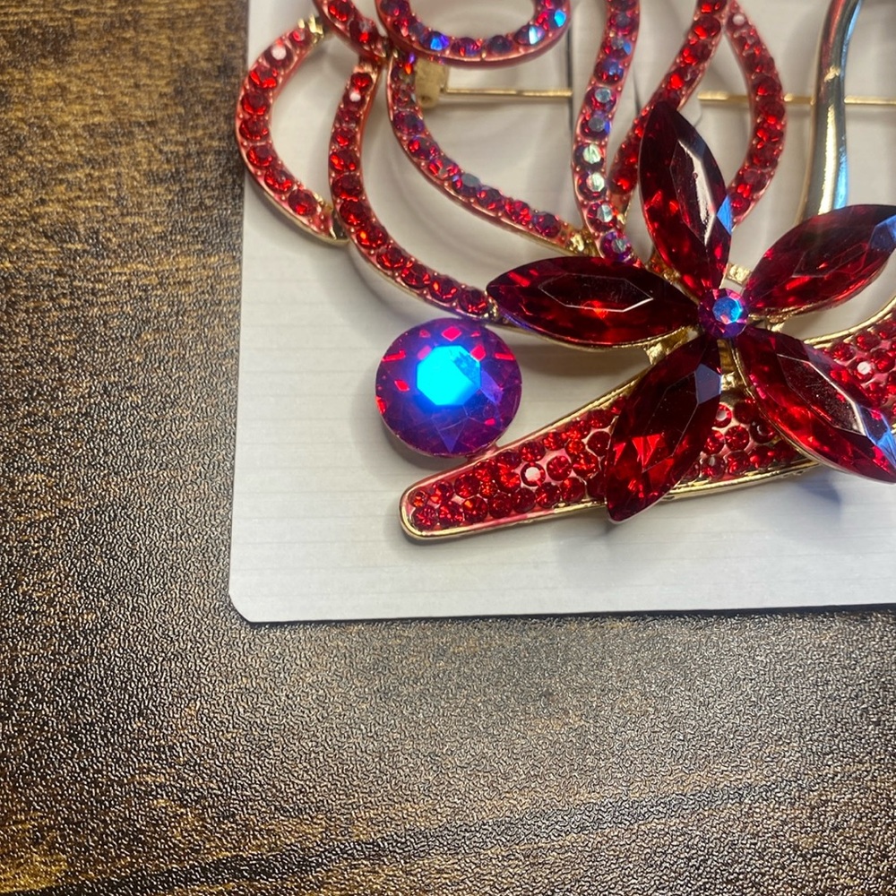 Red, purple, gold rhinestone Stiletto and lipstick brooch pen! - Picture 2 of 2